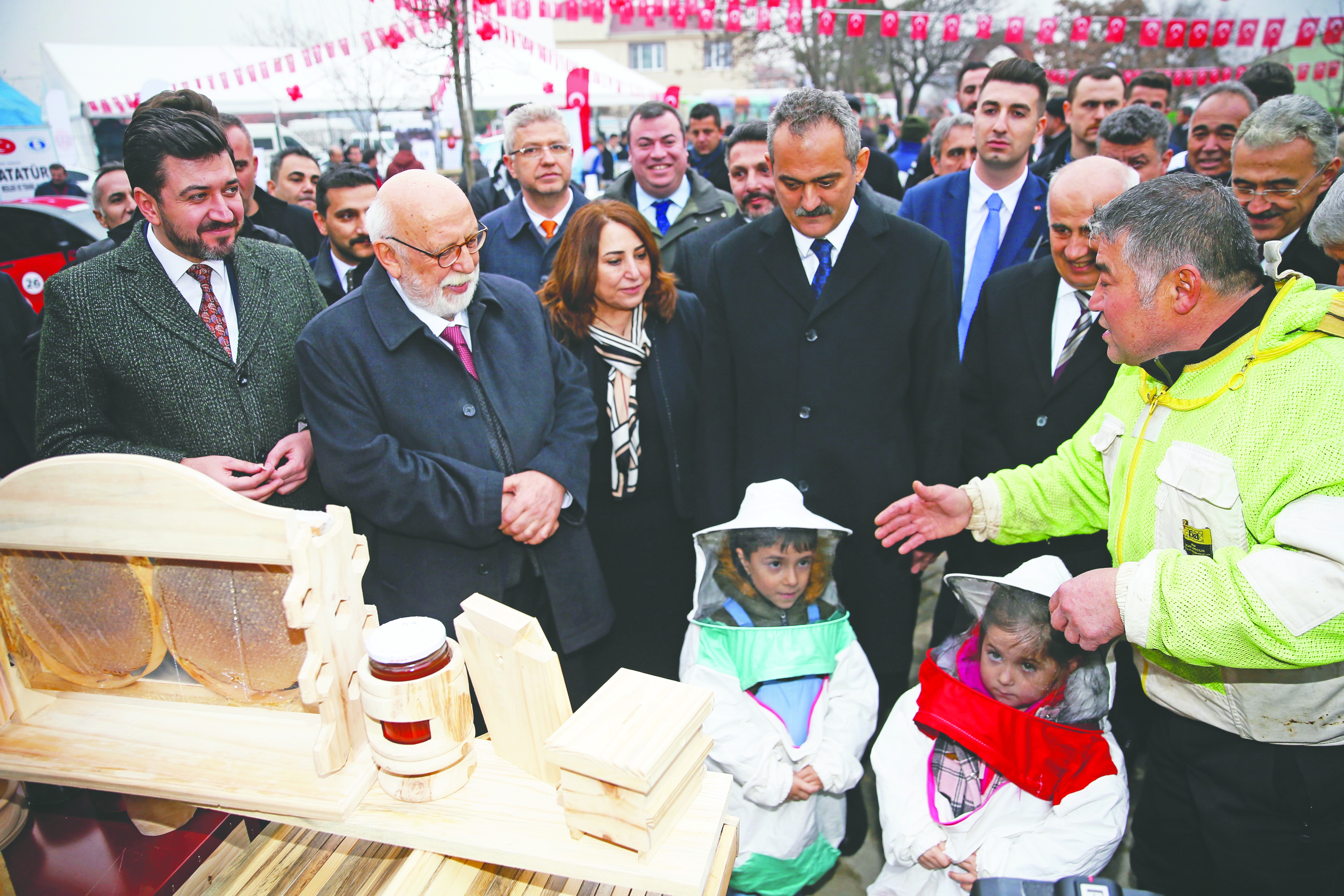 Milli Eğitim Bakanı Özer müjde verdi: Tüm köy okullarını açacağız