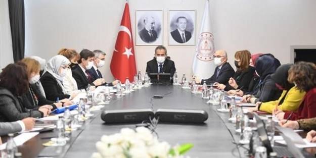 Milli Eğitim Bakanı Özer'den müjde! 