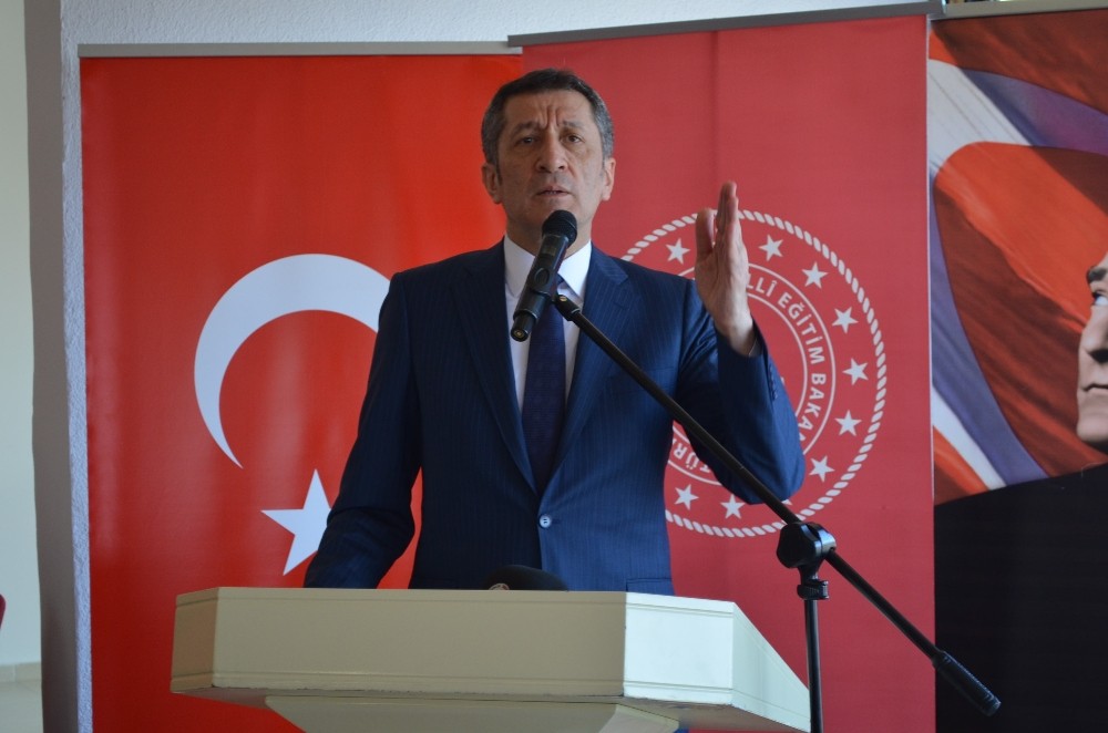 Milli Eğitim Bakanı Selçuk duyurdu, Eylül’de ders sayısı düşüyor 