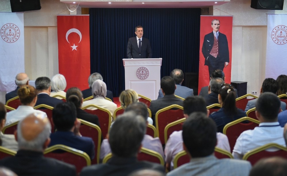 Milli Eğitim Bakanı Selçuk: “Öğretmenin güçlendirilmesi, 2023 vizyonumuzun temeli” 