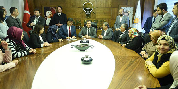 Milli Eğitim Bakanı Selçuk’tan eğitimci başkan adayına tam destek