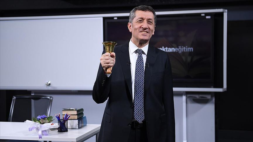 Milli Eğitim Bakanı Selçuk'tan öğrencilere EBA'da 'Teneffüs Zamanı'na davet