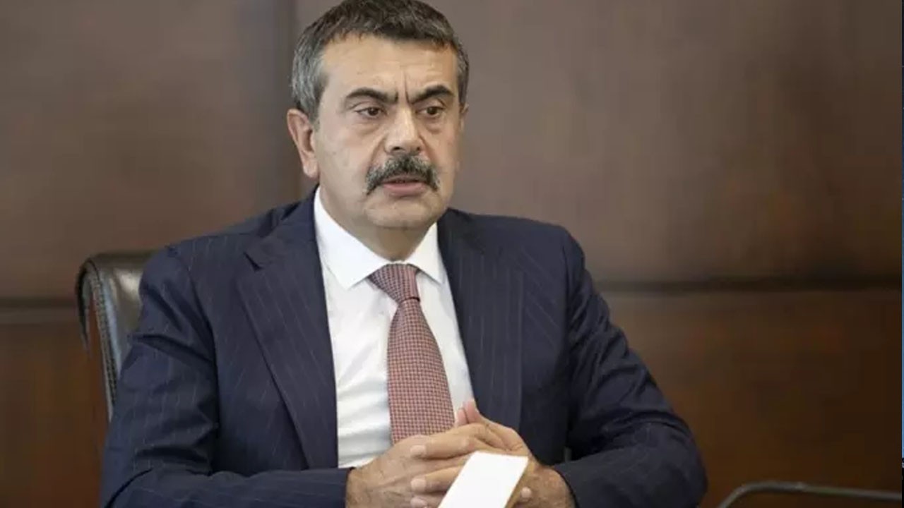 Milli Eğitim Bakanı Tekin: CHP'liler beğenmiyor, itiraz ediyor! Türkiye'nin tüm okullarında akıllı tahta var!