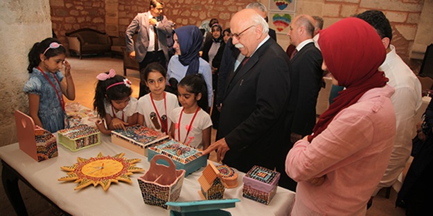 Milli Eğitim Bakanı Yetim Çocukları Sevindirdi