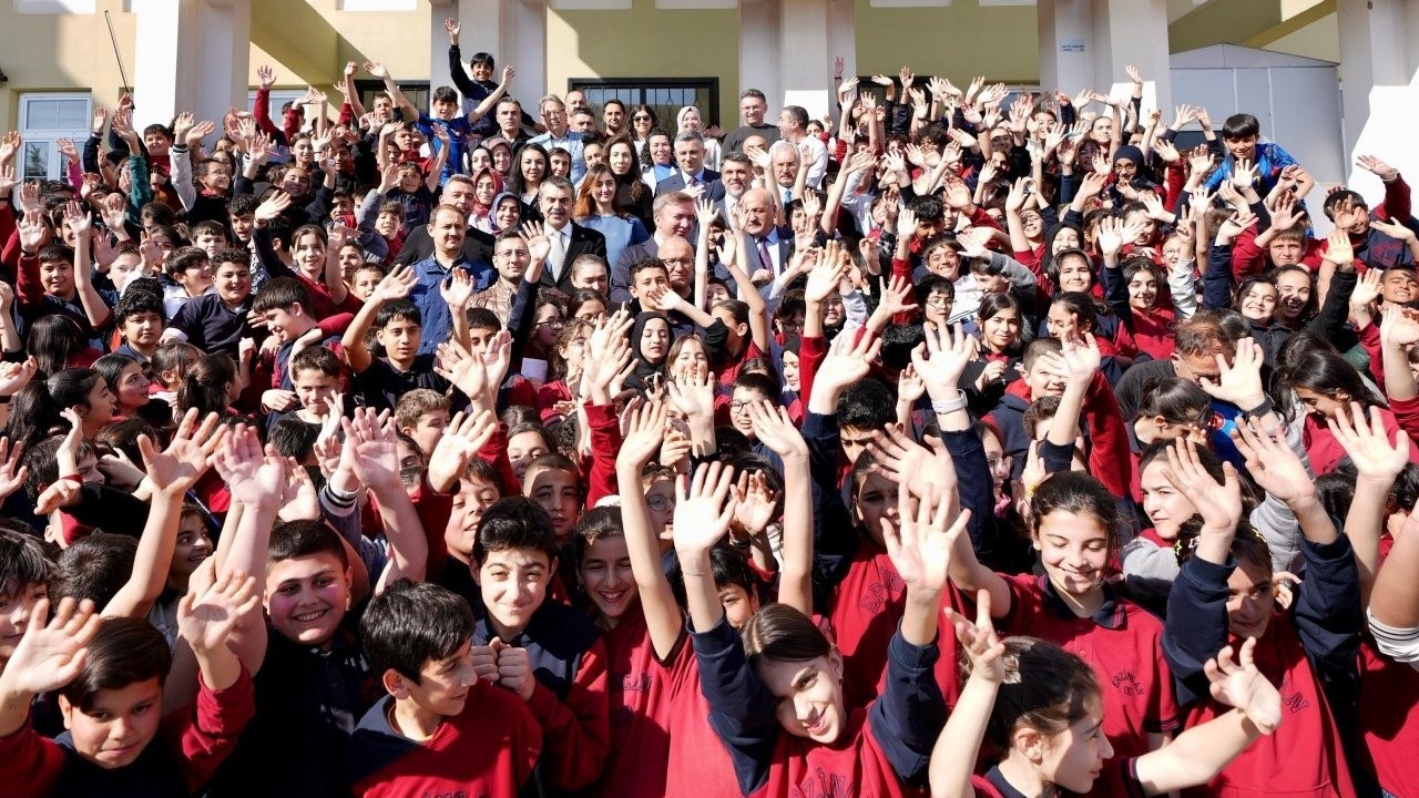 Milli Eğitim Bakanı Yusuf Tekin Erzincan’da bir dizi ziyarette bulundu