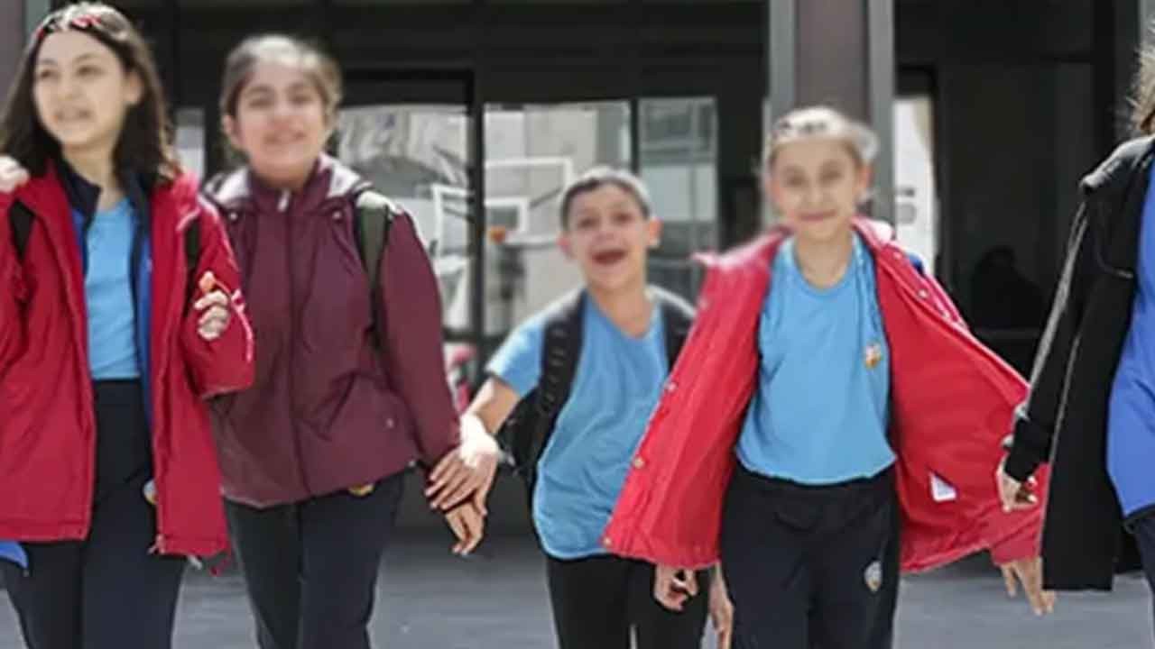 Milli Eğitim Bakanlığı duyurdu! İki tatil birleştirildi