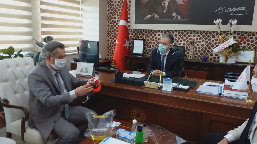 Milli Eğitim kurumları maske üretimine devam ediyor 