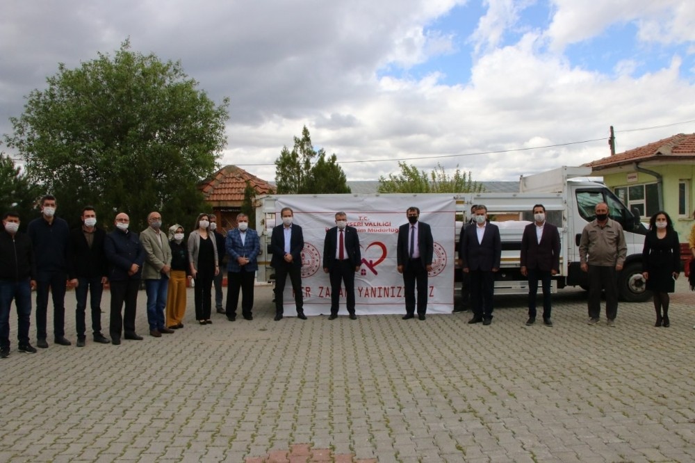 Milli Eğitim Müdürlüğü yardımlarını her ilçeye ulaştırıyor 