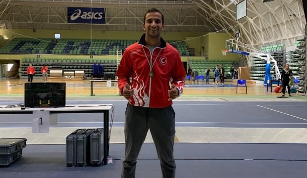 Milli eskrimci Yıldırım'dan bronz madalya