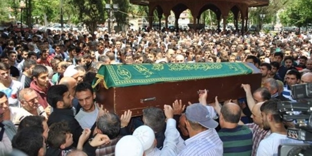 Milli futbolcu son yolculuğuna uğurlandı