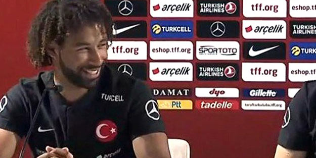 Milli futbolcudan Şenol Güneş'e: Yolda kendimi görsem Türk demem
