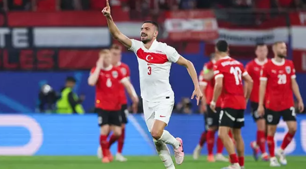 Milli futbolcular Avusturya galibiyetini soyunma odasında böyle kutladı