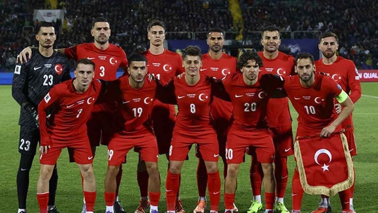 Milli futbolcularla ilgili anlamlı plan! Kültür ve Turizm Bakanı Ersoy duyurdu