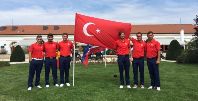 Milli golfçüler altın madalya kazandı