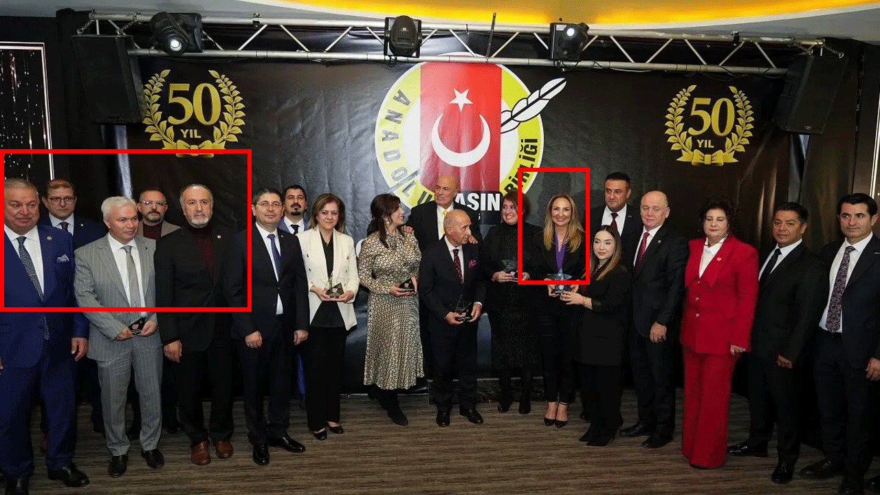 Milli Görüş camiasını utandıran tören! Bu kadının yanında nasıl saf tuttunuz?