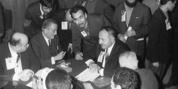 Milli görüşün ilk partisinin kuruluş bildirisini üstad Necip Fazıl yazmıştı