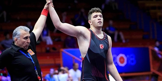 Milli güreşçi dünya şampiyonu oldu