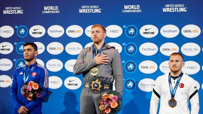 Milli güreşçi Fazlı Eryılmaz dünya üçüncüsü oldu