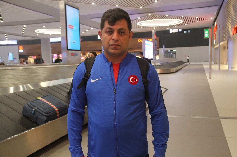 Milli güreşçiler, Avrupa Şampiyonası’ndan 1 altın ve 1 bronz madalyayla döndü 