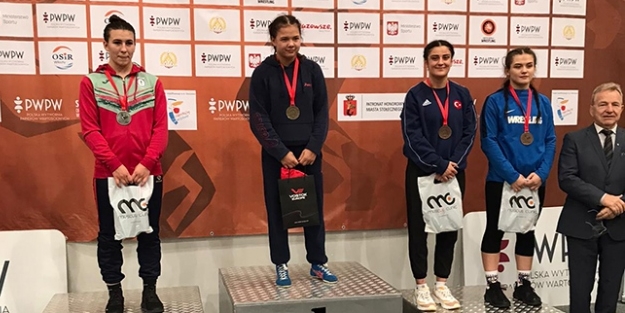 Milli güreşçilerden Polonya'da 3 bronz madalya