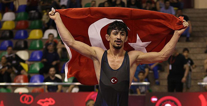 Milli güreşçimiz Kamal 3. kez Dünya Şampiyonu oldu