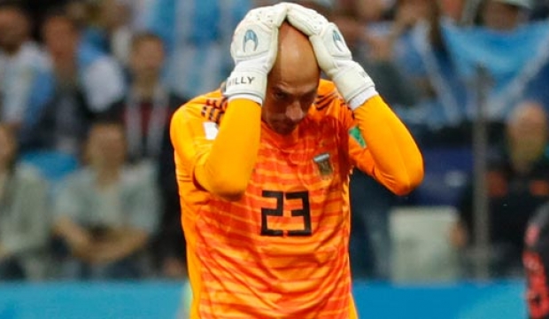 Milli kaleci Caballero'a büyük şok! Eşine ve kızına...