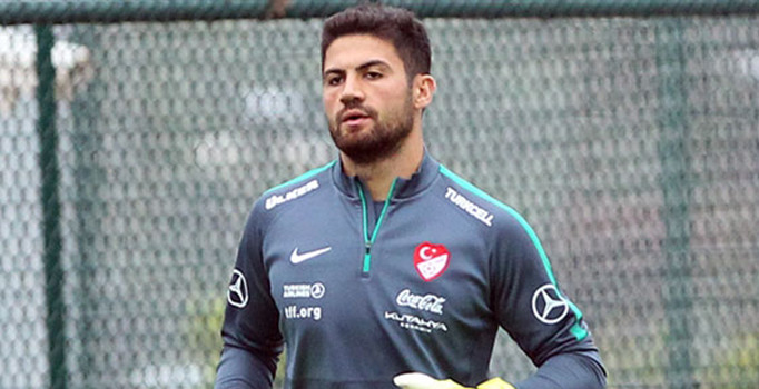 Milli kaleci Vural sözleşmesini tek taraflı fesh etti