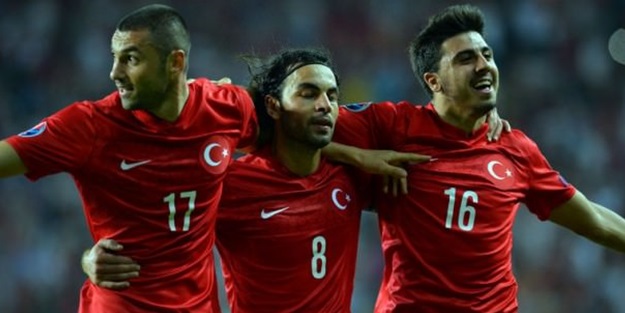 Milli maçta saldırı önlemi