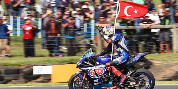 Milli motosikletçi birinci oldu!