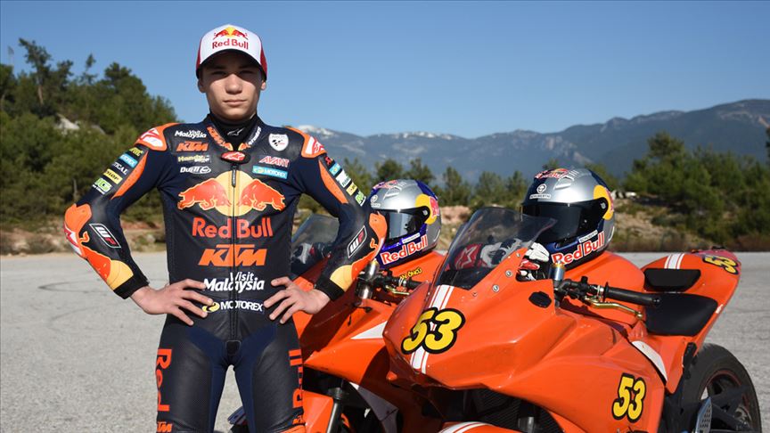 Milli motosikletçi Deniz Öncü İspanya'da piste çıkıyor