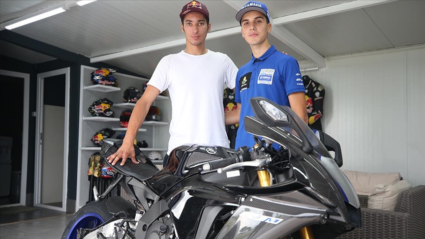 Milli motosikletçiler başarılarıyla Türkiye'ye gurur yaşatıyor