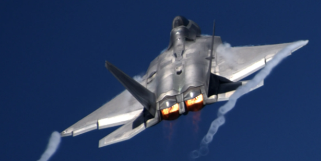 Milli Muharip Uçak ile kıyaslanıyordu! ABD'nin hiçbir ülkeye satmadığı F-22 Raptor'un görüntüleri sızdırıldı