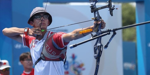 Milli okçu Mete Gazoz'dan bronz madalya