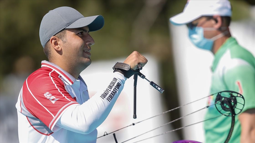 Milli okçu Yakup Yıldız makaralı yayda Avrupa şampiyonu oldu