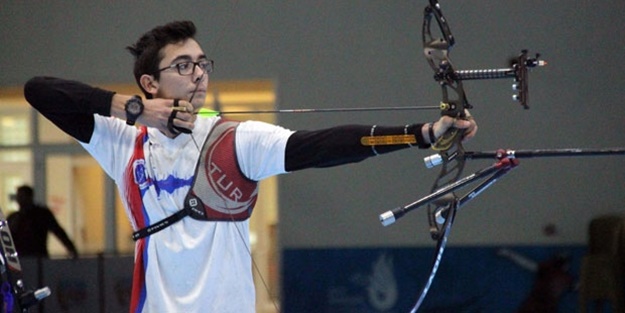 Milli okçumuz Mete Gazoz'dan Avrupa rekoru