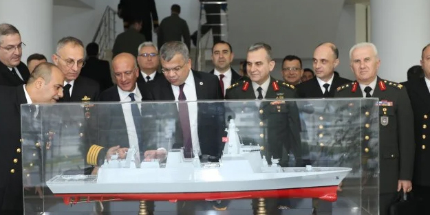 Milli Savunma Bakan Yardımcısı Durdalı'dan ziyaret! Hava savunma muhribimiz TF-2000 ile ilgili çalışma devam ediyor