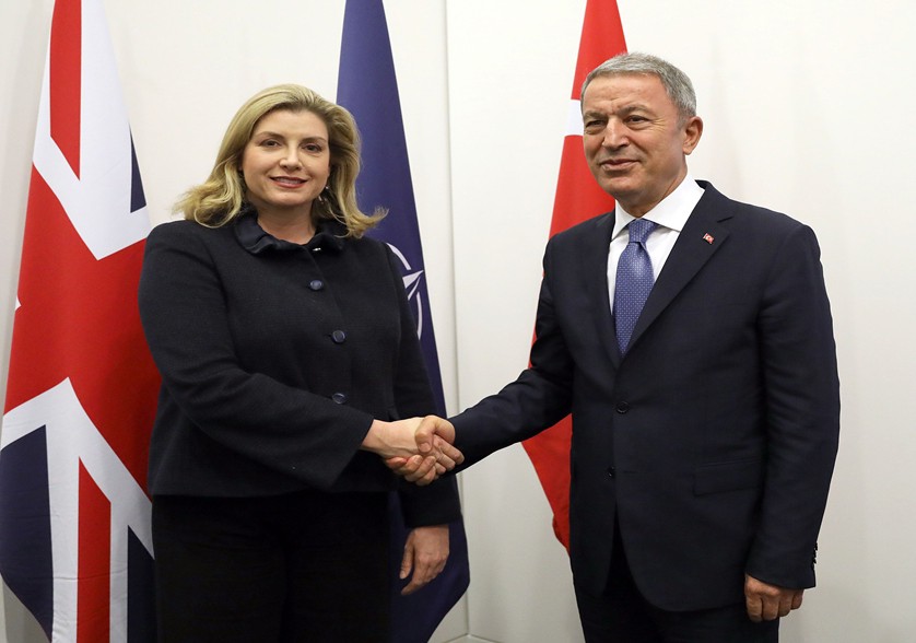 Milli Savunma Bakanı Akar İngiliz mevkidaşı ile görüştü 