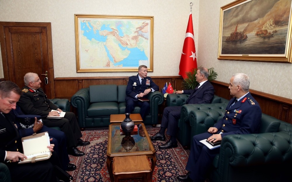 Milli Savunma Bakanı Akar, NATO Avrupa Müttefik Kuvvetler Komutanı Wolters’ı kabul etti 