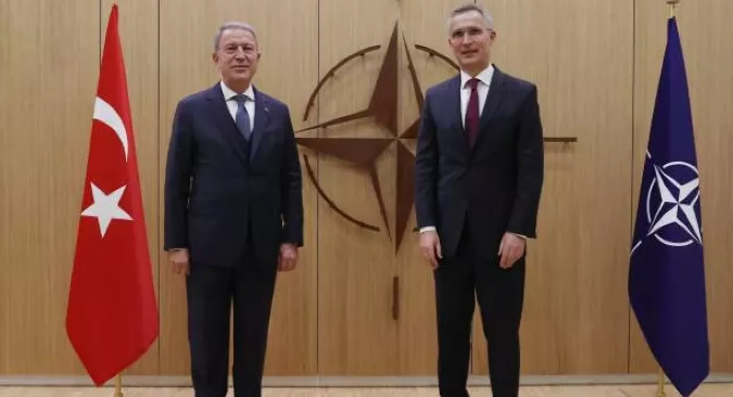 Bakan Akar, NATO Genel Sekreteri Stoltenberg ile görüştü