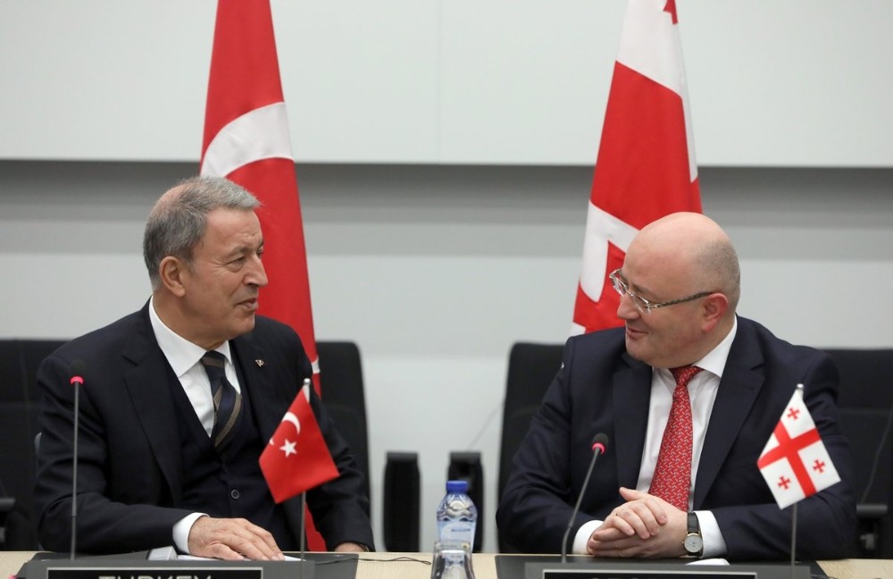 Milli Savunma Bakanı Akar’dan NATO toplantılarında bir dizi görüşme 