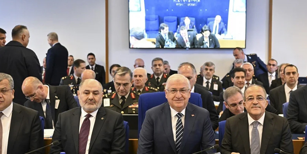 Milli Savunma Bakanı Güler: F-35'e ilişkin kararını ilan ederek 'alma taraftarı değilim' dedi!