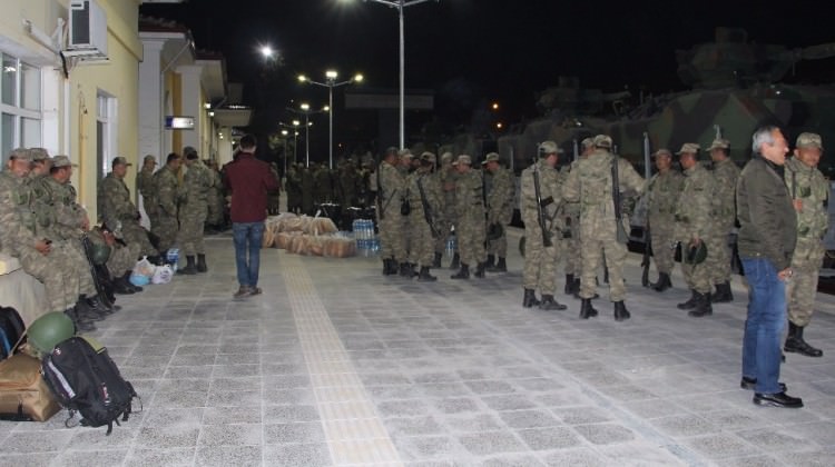 Milli Savunma Bakanı Işık: Sınırlarda her ihtimale hazır bekliyoruz
