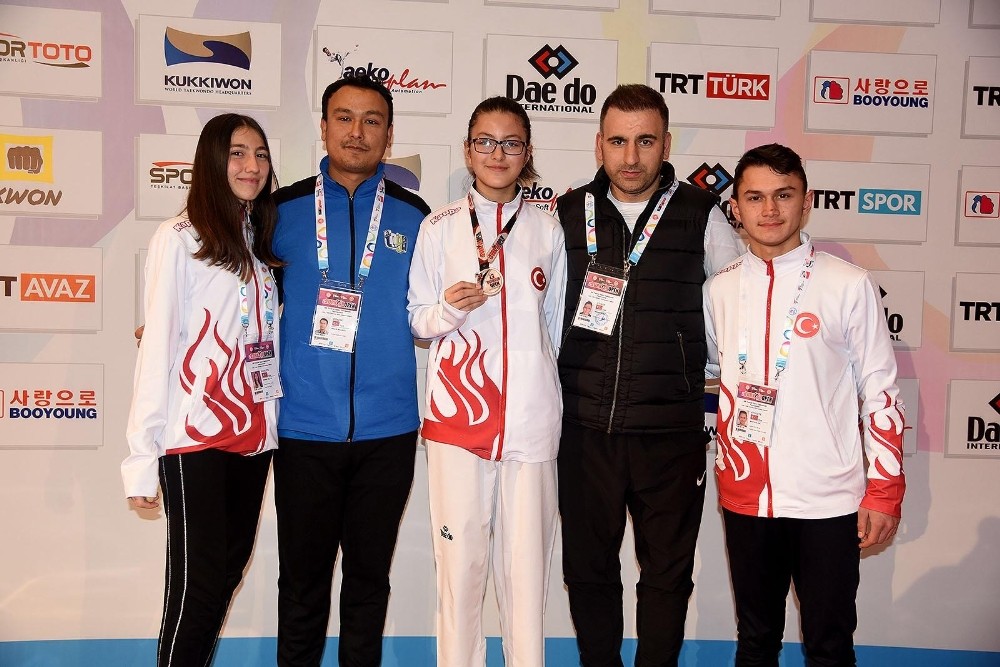 Milli taekwondocu Livanur üçüncü oldu 