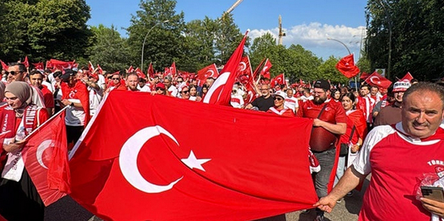 Milli takım korkusu: Almanlardan gurbetçilere eziyet! Türkiye'nin maçları şifreli kanalda olacak!