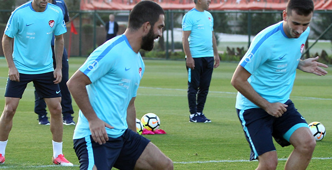 Milli Takım, Ukrayna maçı hazırlıklarına başladı