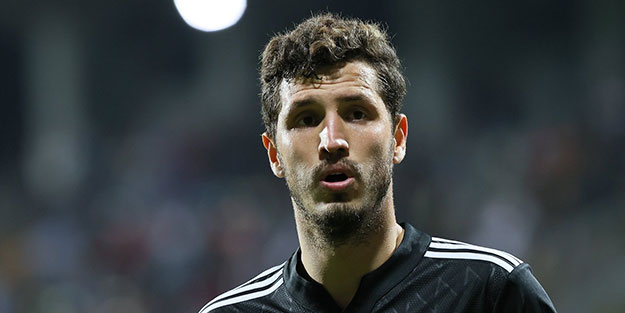 Milli Takım'a çağrılmayan Salih Uçan: Ciddi bir saygısızlık