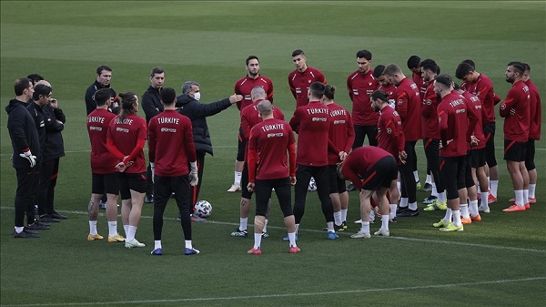 Milli Takım’da korona olan futbolcular kim?