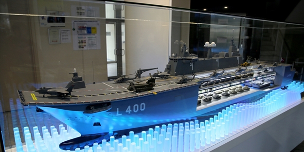 Milli uçak gemimiz ilk kez görüntülendi