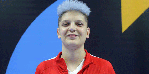 Milli utanç Ebrar Karakurt gece kulübünde rezalet çıkarttı!