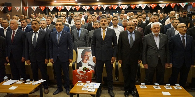 Milli Yol Partisi Sivas kongresini yaptı